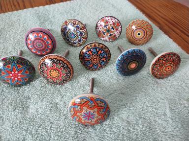 Photo of Assorted drawer pulls/knobs - 1