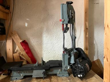 Photo of metal cutting bandsaw - 1