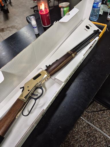 Photo of Henry rifles  - 2