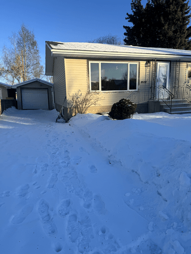 Photo of House for Sale - 4614 54 Ave - 2