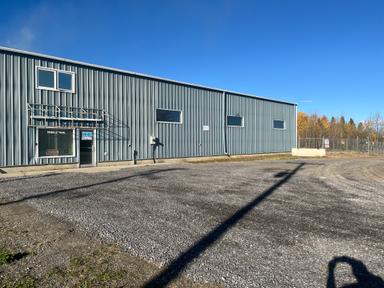 Photo of Commercial Shop for rent in Edson - 1