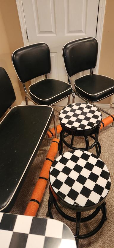 Photo of 1950s Retro Vintage Table, chairs and stools - 2