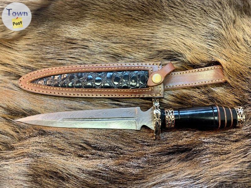 Photo of CUSTOM HAND MADE DAMASCUS STEEL HUNTING DAGGER KNIFE HANDLE BULL HORN $150