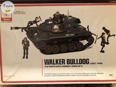 Photo of Renwal Walker Army Bulldog Light Tank Model 1971 Vintage - 1