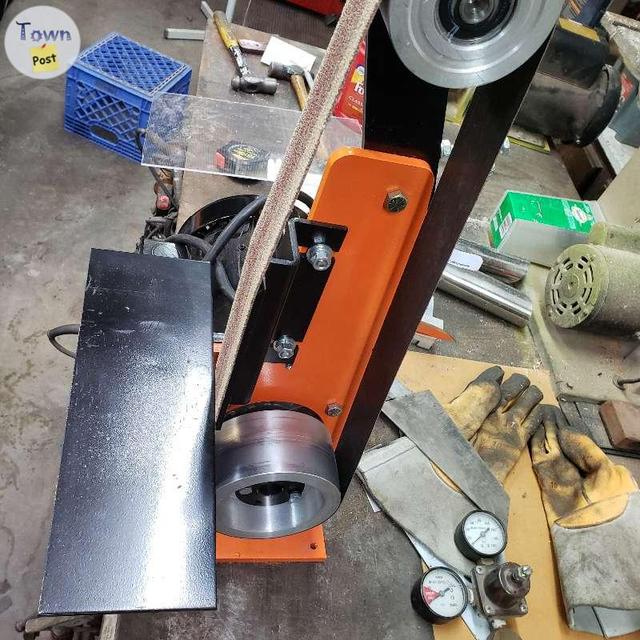 Photo of BELT GRINDER 2X48 ENCLOSED 1HP ELECTRIC  MOTOR 