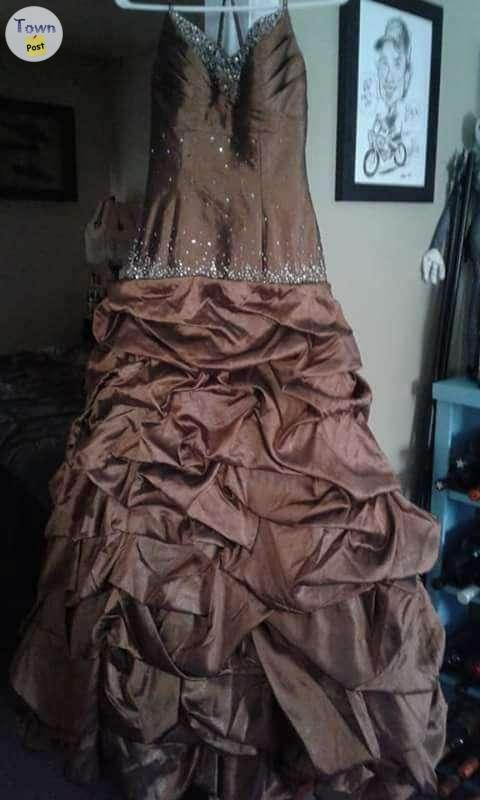 Photo of Beautiful brown/copper grad/prom dress