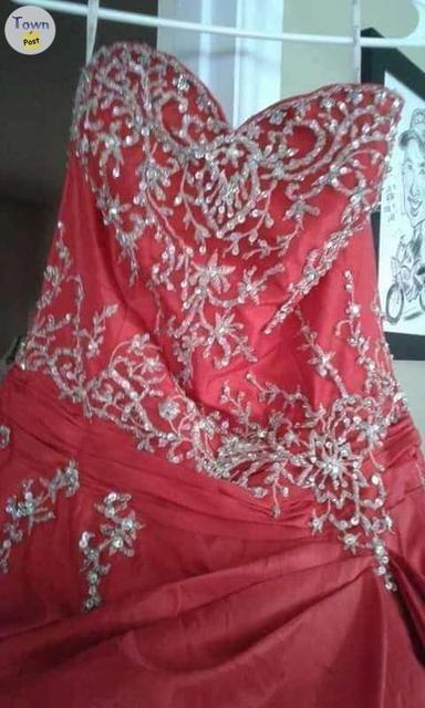 Photo of Beautiful red grad/prom dress - 2