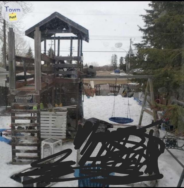 Photo of $150-Very Large Deer Stand/Station, Play Center