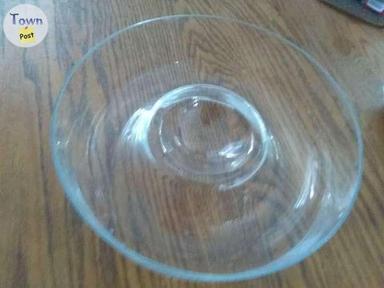 Photo of 2 chip/dip glass plates/bowls - 1