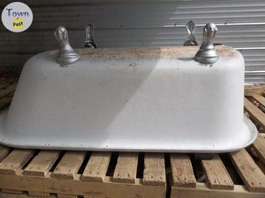 Photo of Cast Iron Claw foot Tub - 2