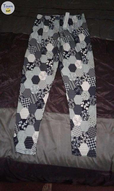 Photo of Assorted leggings  - 2