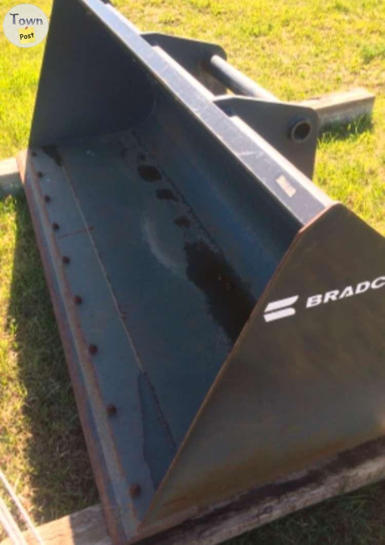 Photo of 84" Bradco bucket 