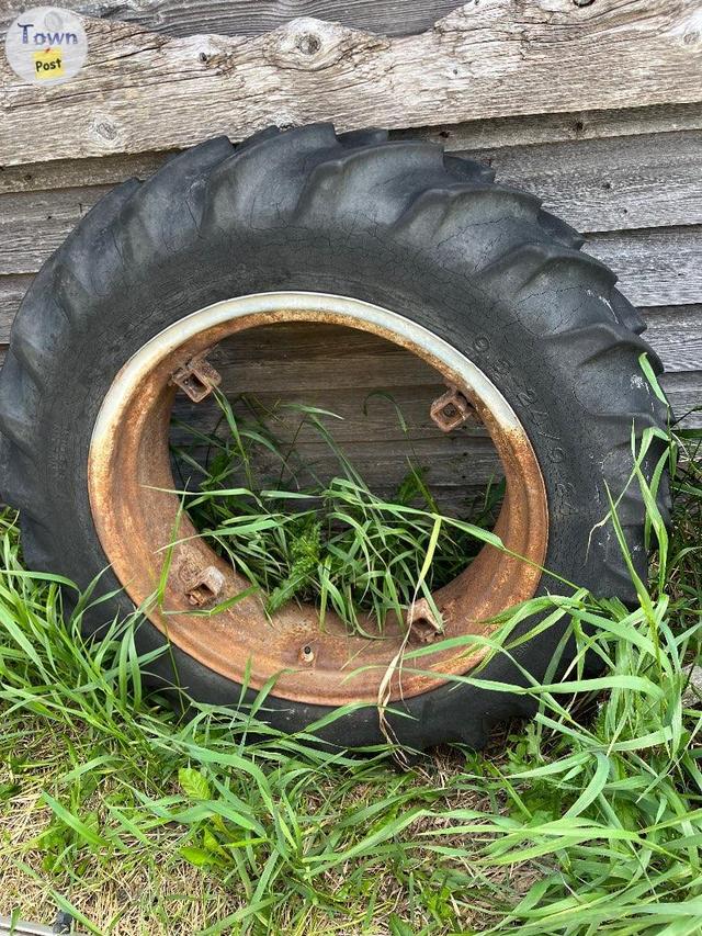 Photo of Farmall A tire and rim