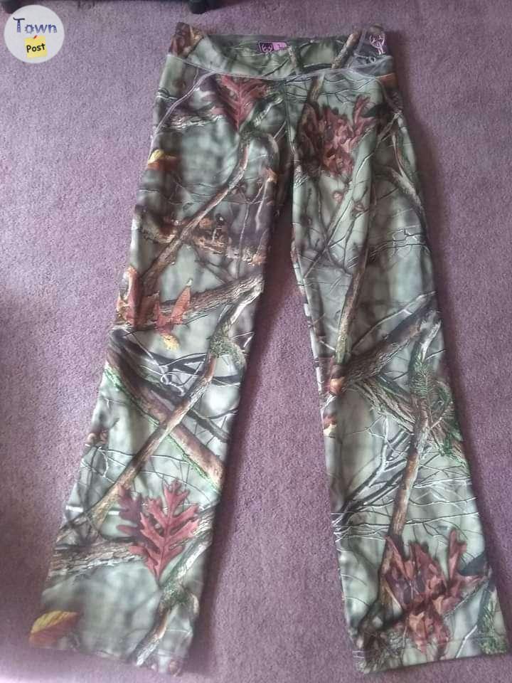 Photo of Ladies camo pants 