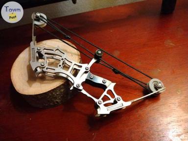 Photo of  Mini Compound Bow and Arrows Set  Pocket Bow  New  - 1