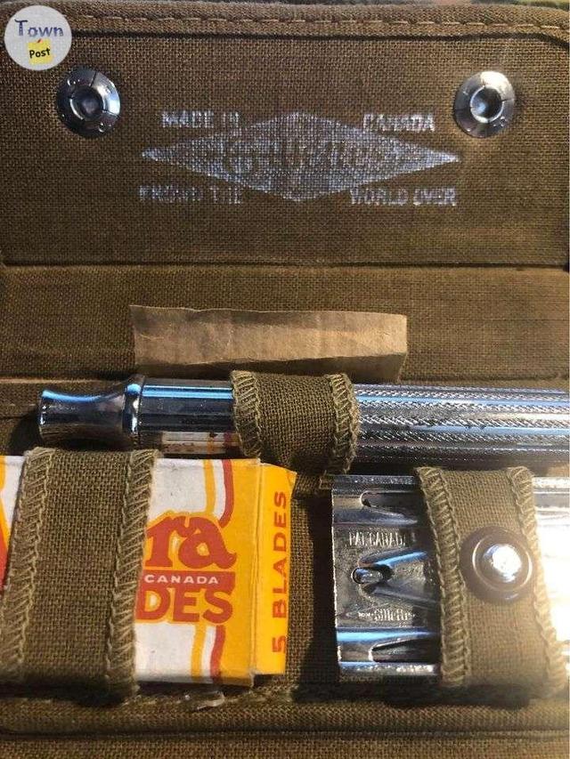 Photo of World War II issued Gillette Razor and blades appears unused.