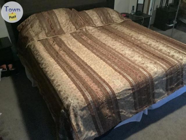 Photo of King bed spread/pillow shams