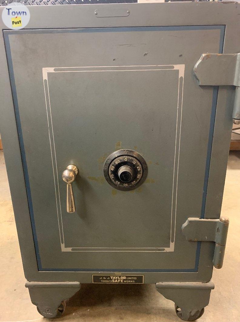 Photo of Old safe