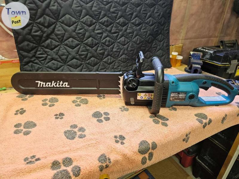 Photo of Makita Corded Electric Chainsaw  Model UC4030A