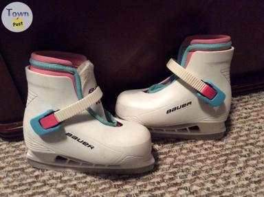 Photo of Girls Bauer skates - 1