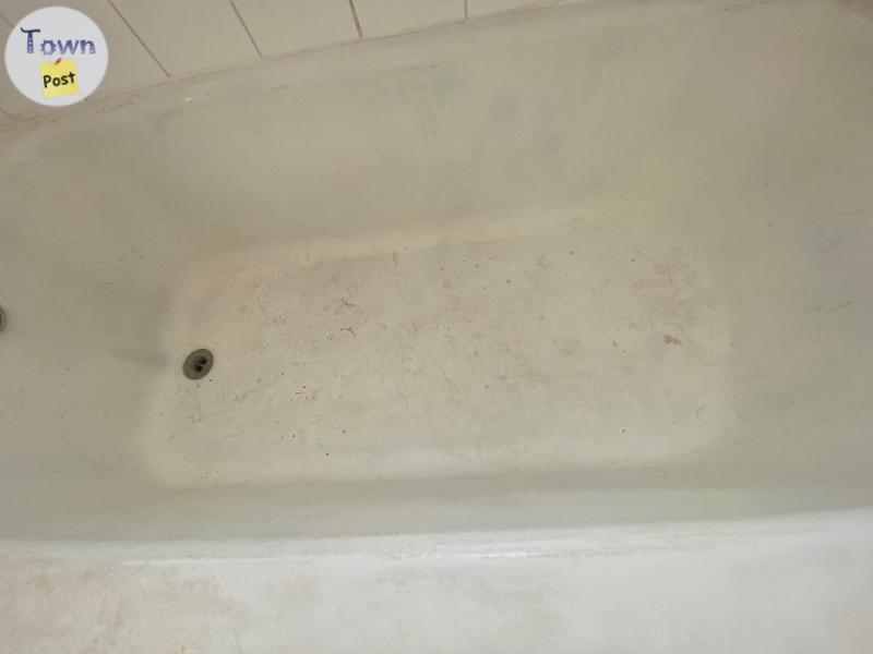 Photo of Tired of a worn out bathtub? Reglaze! 