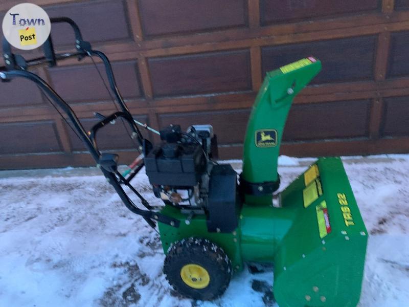 Photo of John Deere Snowblower 