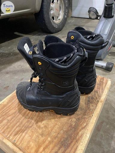 Photo of Winter work boots size 9 - 1