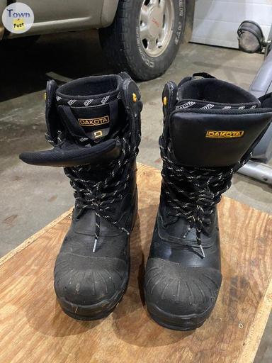 Photo of Winter work boots size 9 - 2