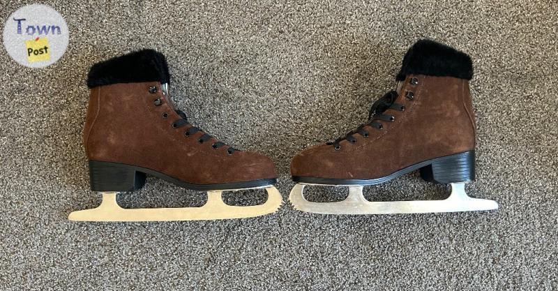 Photo of Women’s Figure Skates