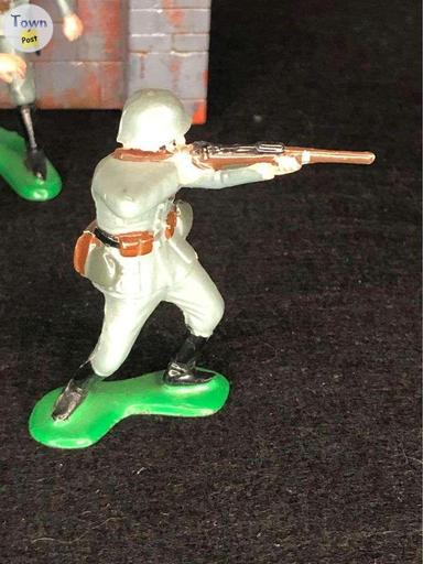 Photo of Marx 1960s German Army World War II Toy soldiers set of three. - 2