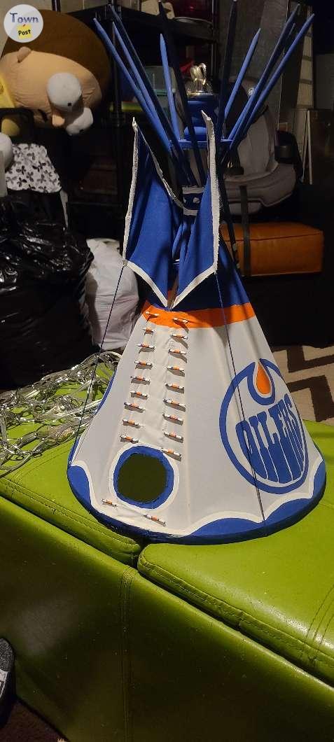 Photo of Edmonton Oilers hanging reading lamp hand made