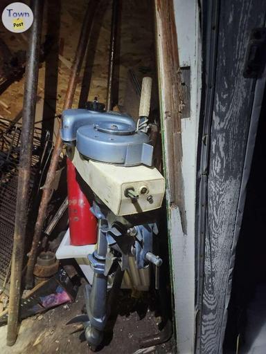 Photo of Antique Evinrude "Mate" outboard - 2