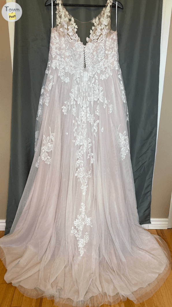 Photo of Wedding Dress 