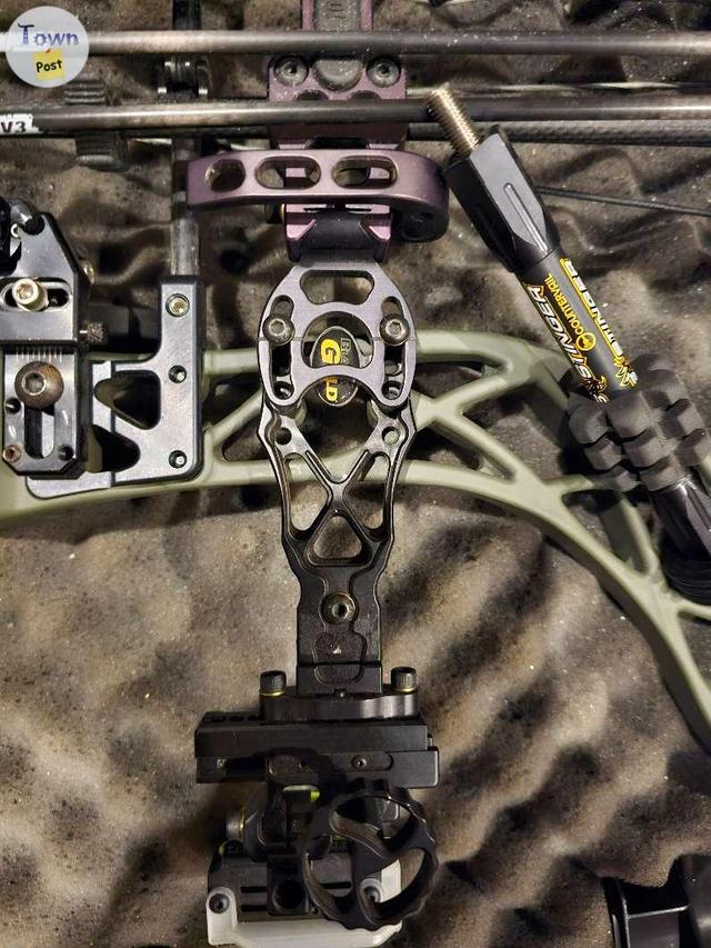 Photo of bowtech rh caebin zion 60lb 