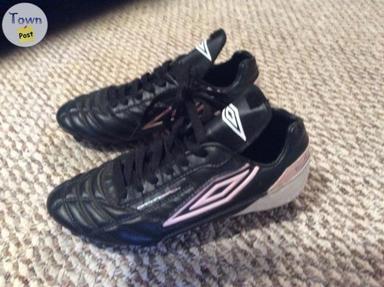 Photo of UMBRO Girls Soccer Shoes - 1