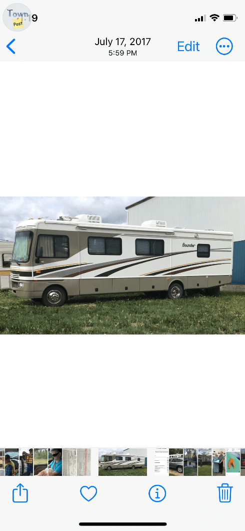 Photo of 2004 Fleetwood Bounder 32W