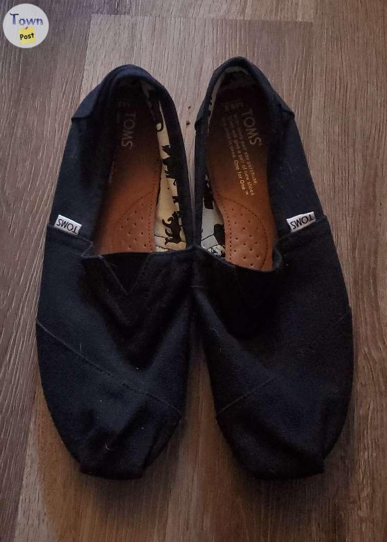 Photo of Tom's Shoes