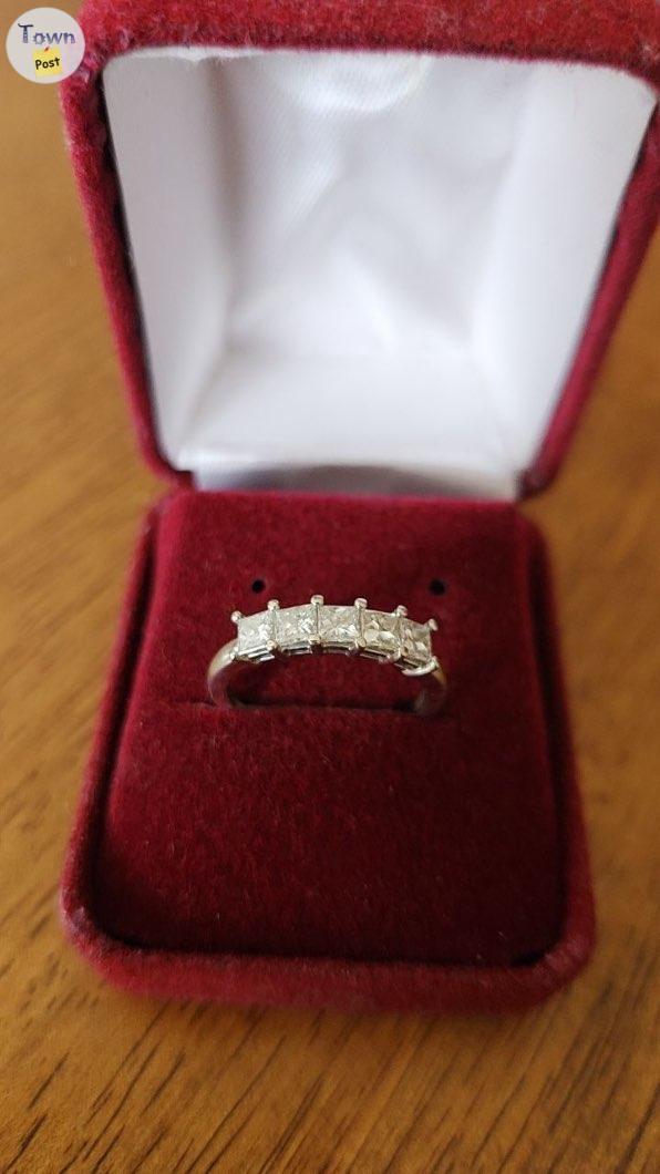 Photo of Womens Diamond Ring