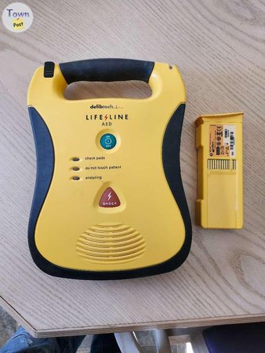 Photo of Defibtech Lifeline AED DDU-100 - 1