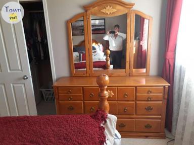 Photo of Queen Bedroom Set - Good Condition - 2