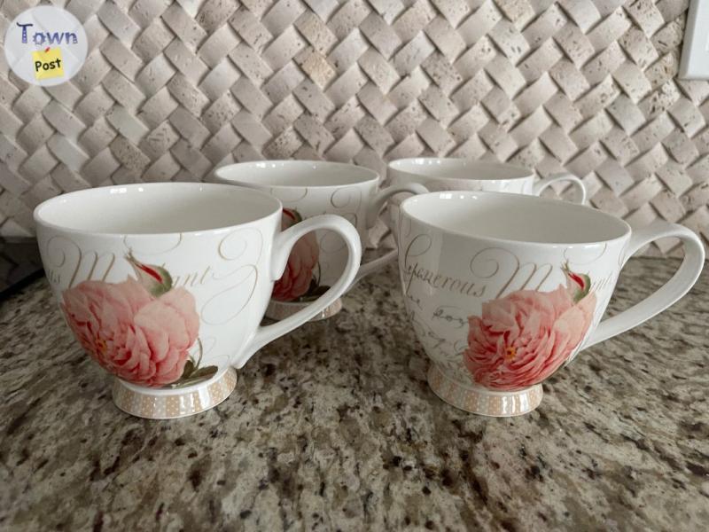 Photo of China Paris Floral Mugs (4)