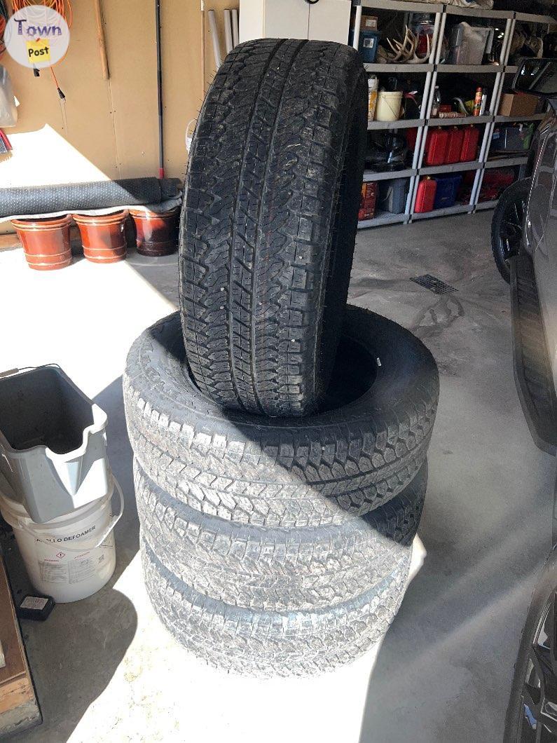 Photo of Bridgestone Dueler A/T 275/60R20 115S M&S