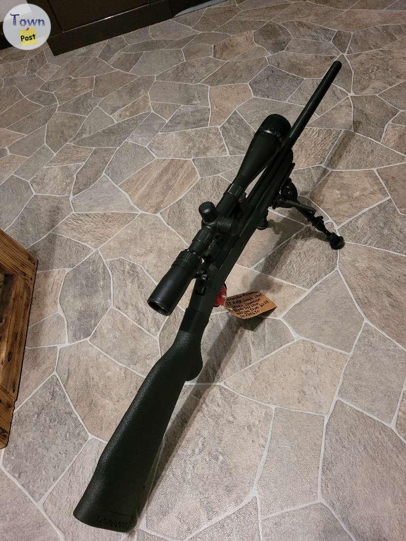 Photo of H+R  Single shot  17HMR   PRICE DROPPED