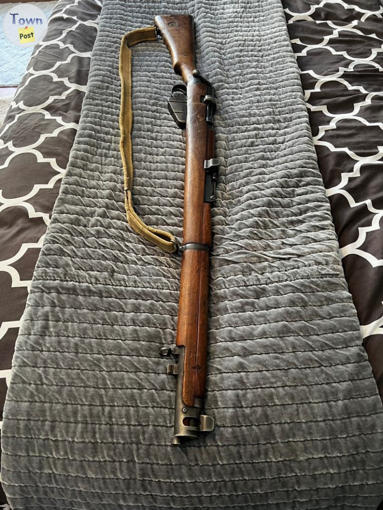 Photo of WW2 Lee Enfield Mk 3; .303 date stamped 1919