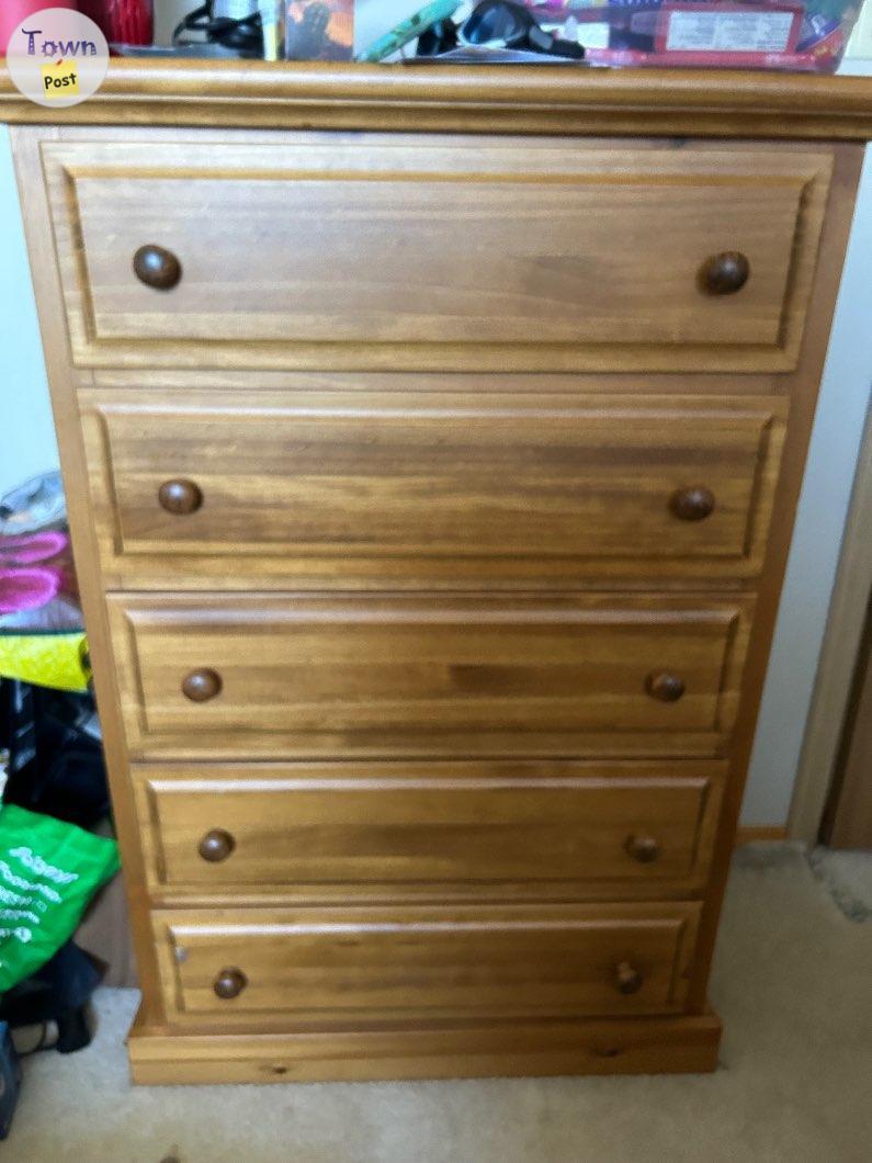 Photo of NEW 5 drawer dresser, moving must sell