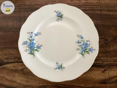 Photo of ROYAL ALBERT FORGET ME NOT FINE CHINA - 1