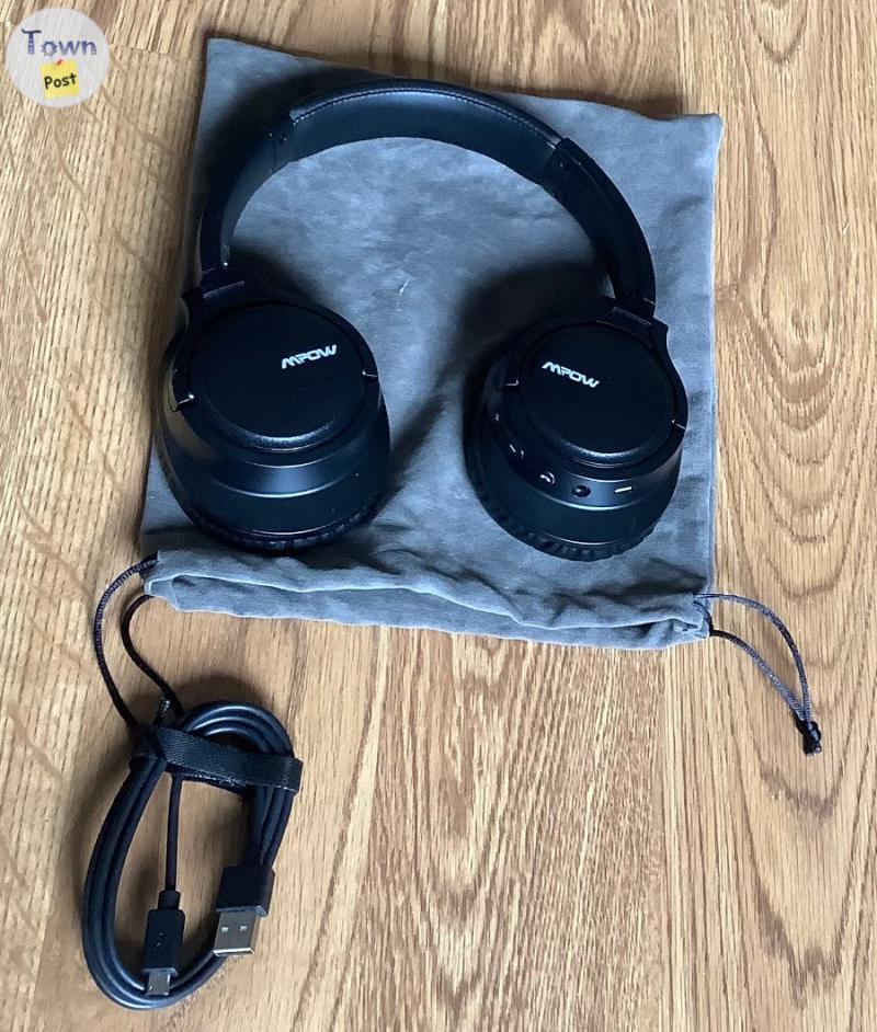 Photo of Headphones - Mopow $10