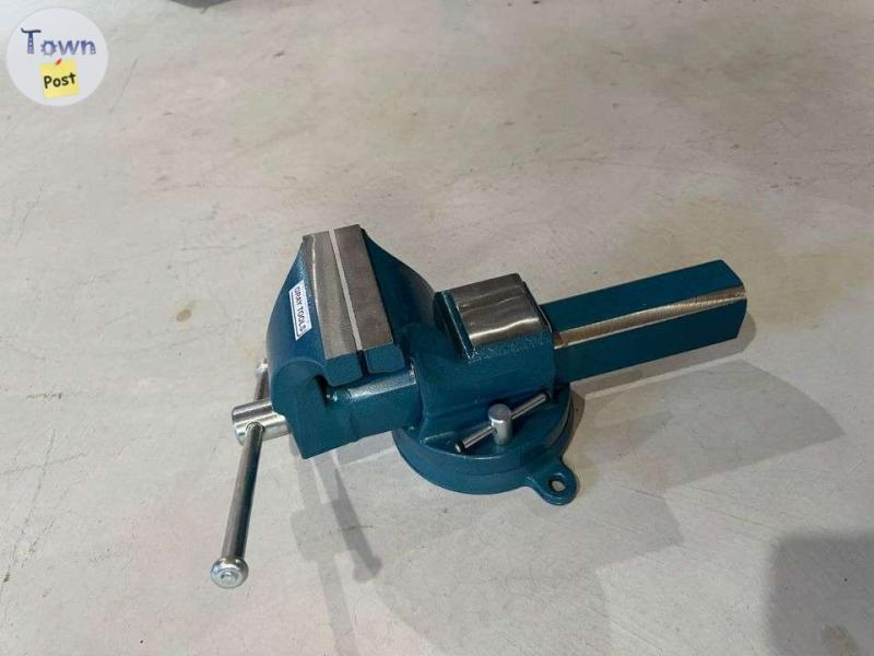 Photo of Gray Tools 6" Forged Steel Vise