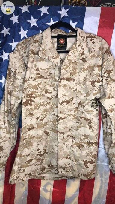 Photo of New United States Marine Corps Desert camo Shirt small short. - 1