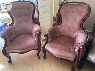 Photo of Antique Queen Anne chairs - 1